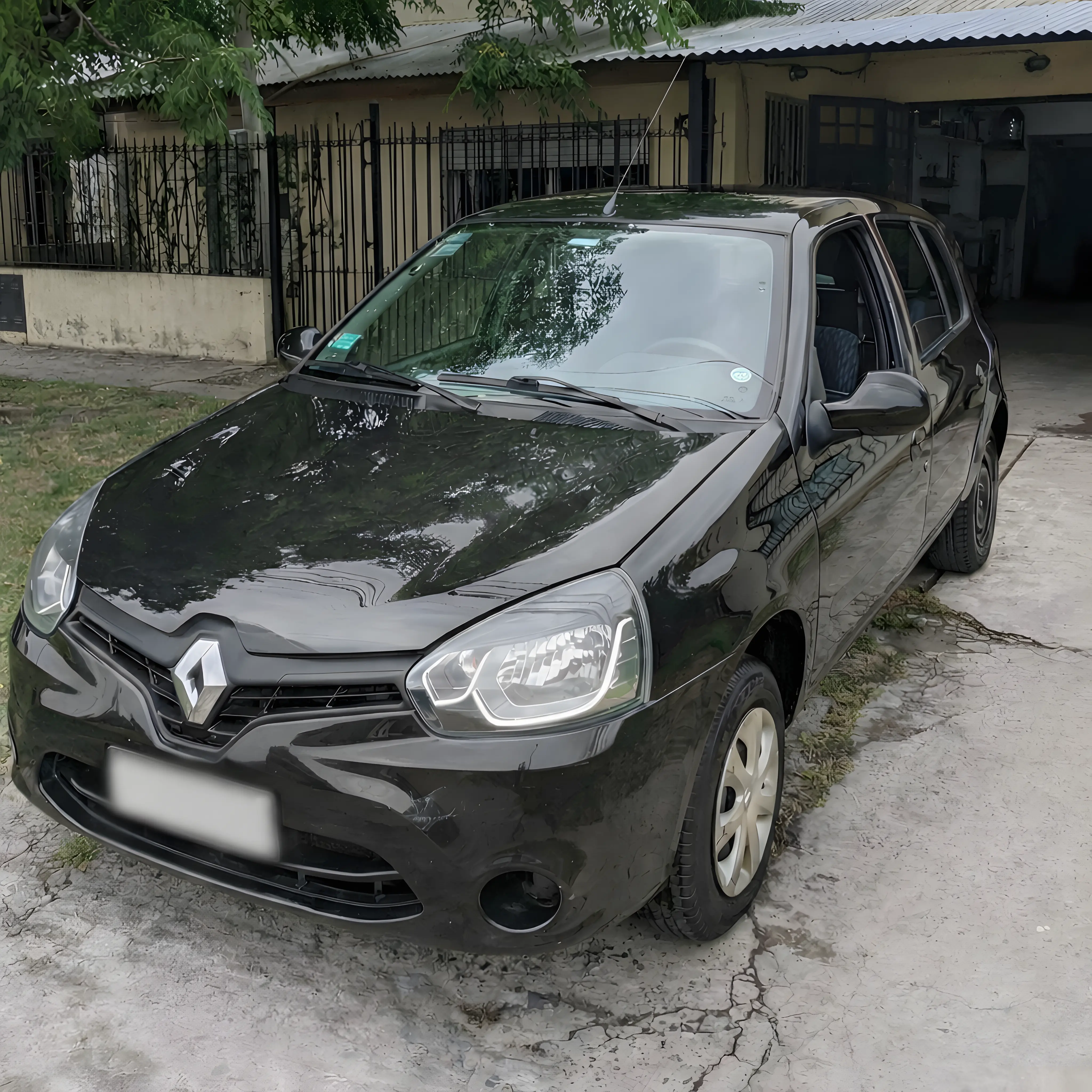 Resultado del pulido completo de carrocería recuperando el brillo original