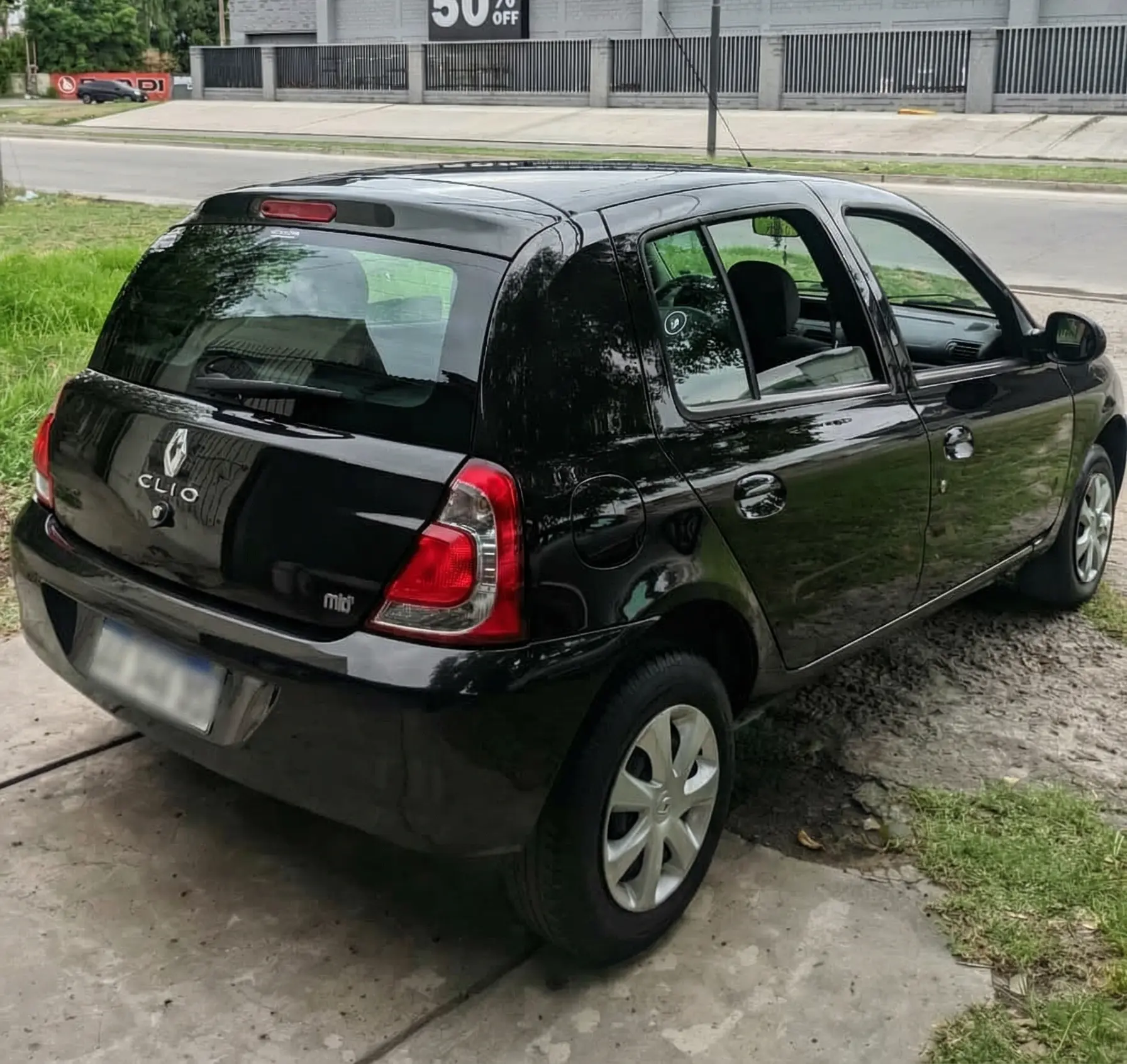 Eliminación de rayones y marcas tras el tratamiento de estética vehicular